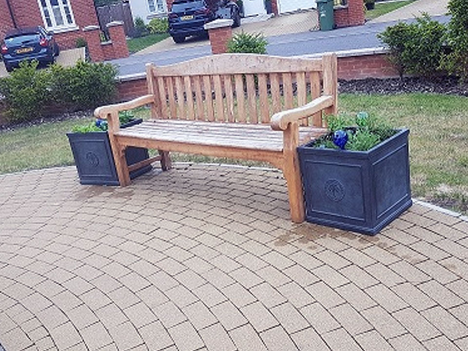 Seat with planters